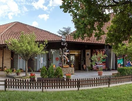 Motel Stari Hrast Markovac Εξωτερικό φωτογραφία