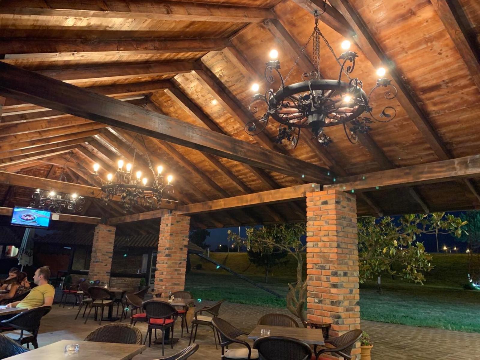 Motel Stari Hrast Markovac Εξωτερικό φωτογραφία