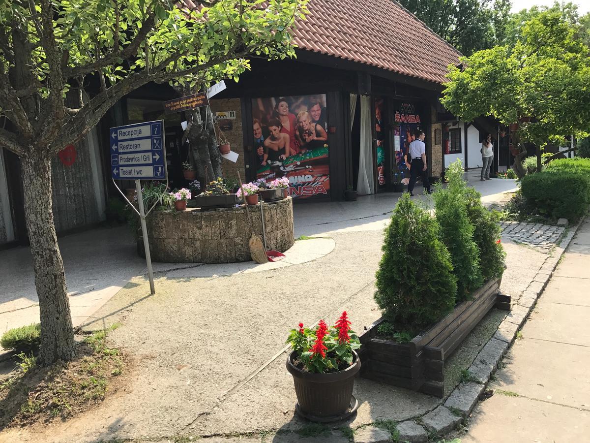 Motel Stari Hrast Markovac Εξωτερικό φωτογραφία
