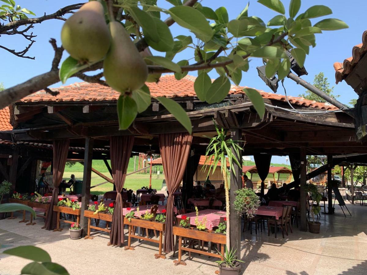Motel Stari Hrast Markovac Εξωτερικό φωτογραφία