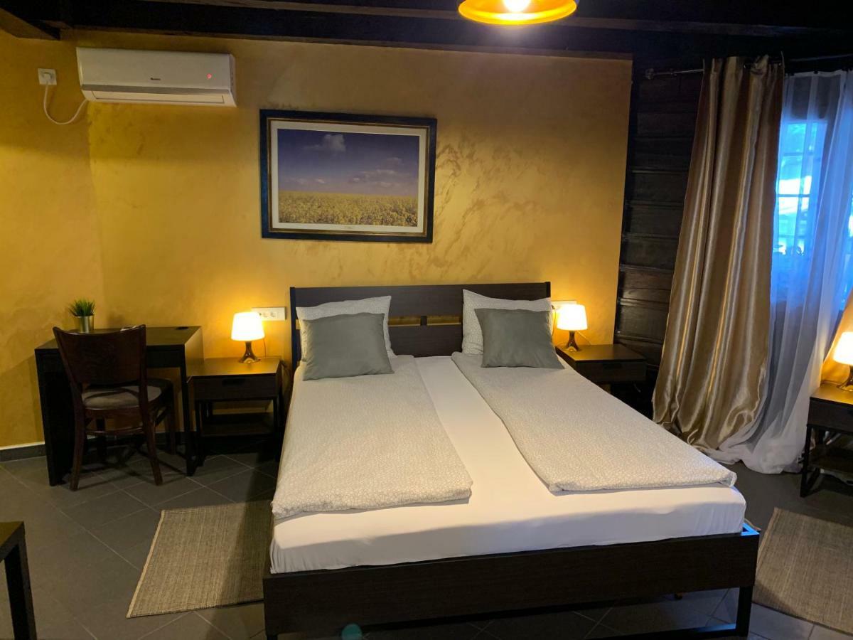 Motel Stari Hrast Markovac Εξωτερικό φωτογραφία